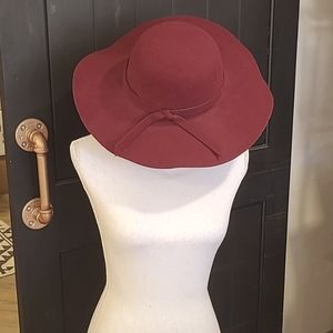 Nollia Burgundy Women's Hat